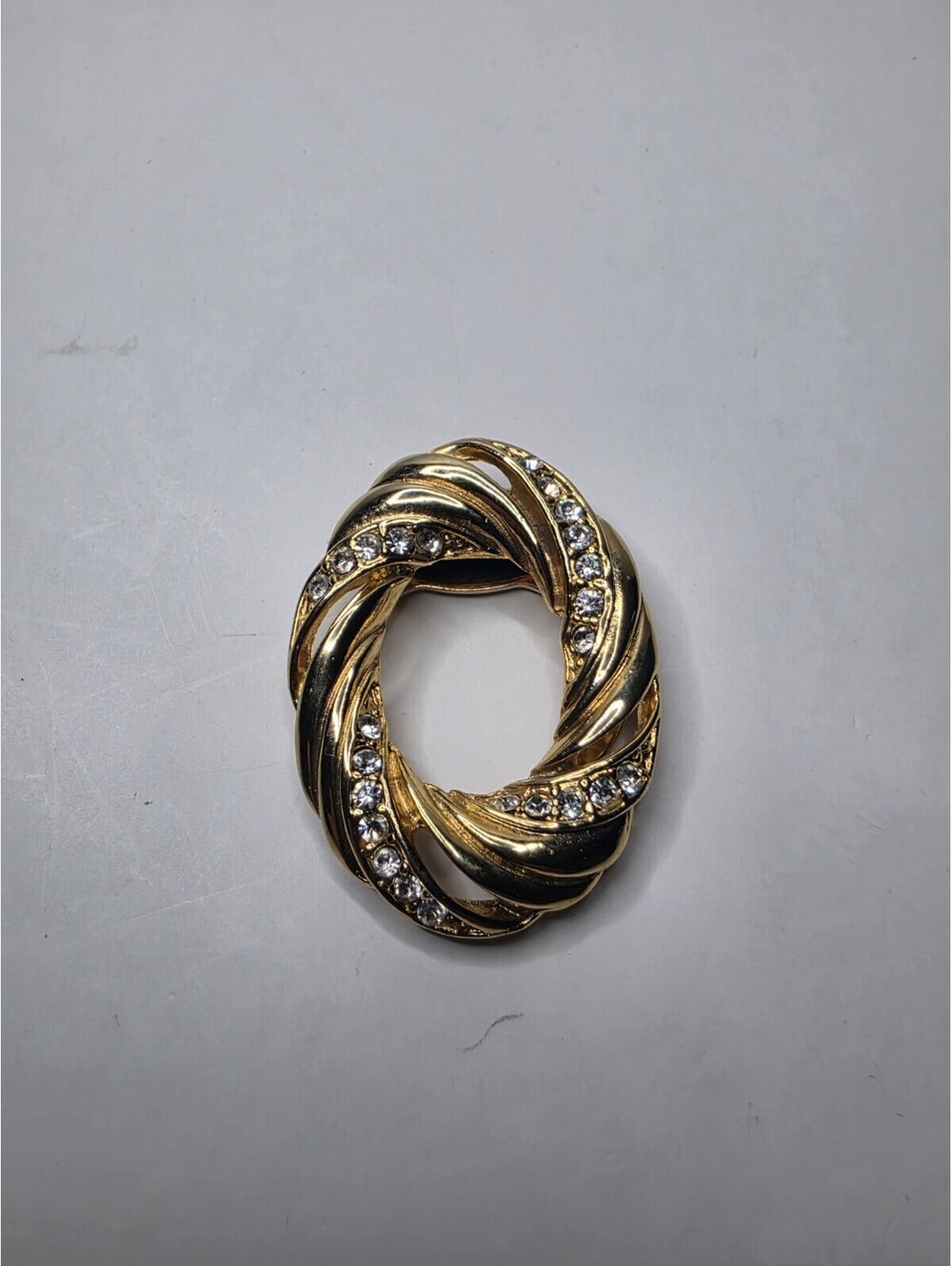 Vintage Gold Tone Rhinestone Twisted Swirl Open Oval Scarf Clip/Pendant Brooch